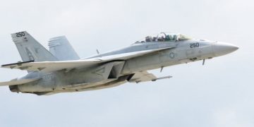Un F/A-18 Super Hornet SLM mejorado despega de St. Louis. Fuente: Boeing