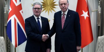 El presidente Recep Tayyip Erdoğan recibió al primer ministro del Reino Unido, Keir Starmer. Fuente: Gobierno de Turquía