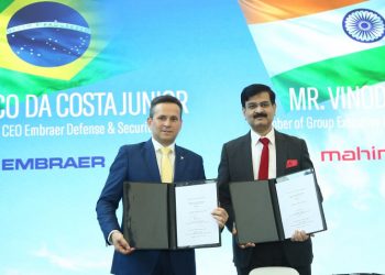 Embraer y Mahindra Group firman una alianza estratégica para introducir el C-390 Millennium en la India. Fuente: Embraer