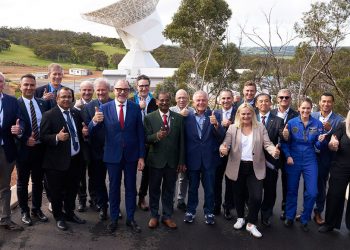 La ceremonia de inauguración estuvo presidida por el Director General de la ESA, Josef Aschbacher, junto con Enrico Palermo, Director de la Agencia Espacial Australiana. Fuente: ESA