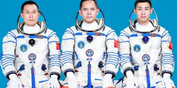 Los astronautas chinos Zhang Lu, Wu Fei y Zhang Hongzhang. Fuente: Xinhua