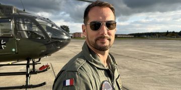 Thomas Pesquet durante el entrenamiento de helicopteros. Fuente: ESA