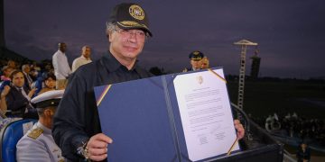 El presidente Petro firmó un acuerdo con el Reino de Suecia para la adquisición de 17 aviones de combate Gripen. Fuente: Presidencia del Gobierno de Colombia