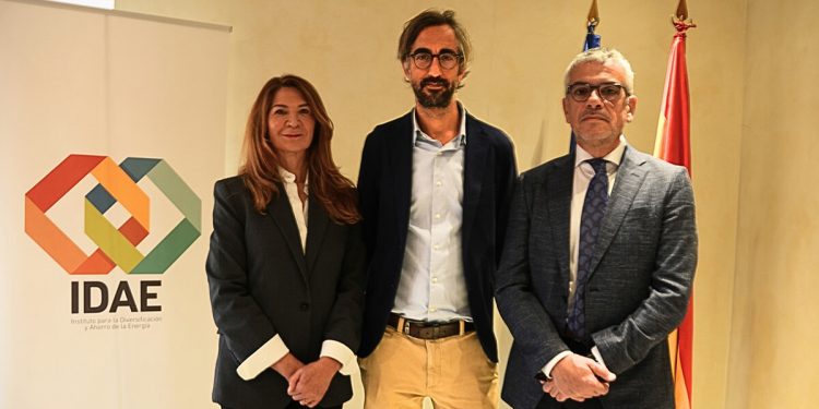 El IDAE se incorpora a LANZO, empresa de fabricación de baterías para el sector aeroespacial. Fuente: LANZO