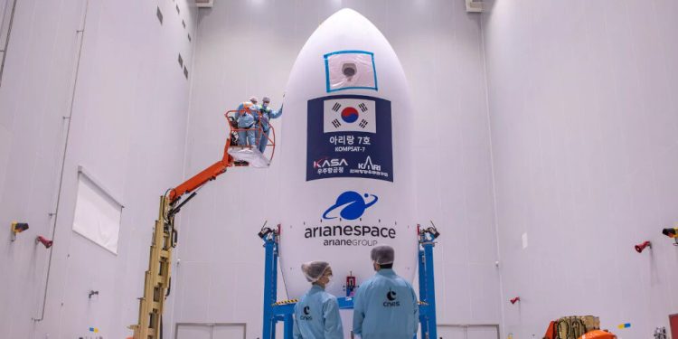 El lanzamiento del satélite surcoreano KOMPOSAT-7 a bordo de un cohete Vega C. Fuente: Arianespace
