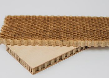 Estructura de fibras naturales con núcleo sostenible tipo honeycomb. Fuente: Aitex
