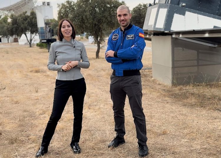 La ministra de Ciencia, Innovación y Universidades, Diana Morant, y Pablo Álvarez, primer astronauta español del siglo XXI. Fuente: Ministerio de Ciencia