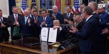 Trump firmó el proyecto de ley que pone fin al cierre gubernamental. Fuente: Casa Blanca