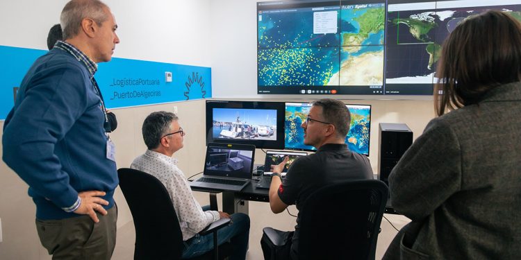 Alén Space completa con éxito los primeros pilotos del satélite SATMAR en la Bahía de Algeciras. Fuente: Alén Space