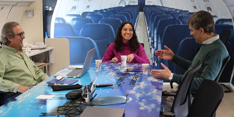 Aviation Group y la UNAQ refuerzan su colaboración con un programa de embajadores en mantenimiento aeronáutico. Fuente: Aviation Group