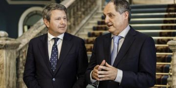 José Antonio Santano, secretario de Estado de Transportes y Movilidad Sostenible y Enrique Maurer, director general de ENAIRE (derecha). Fuente: ENAIRE