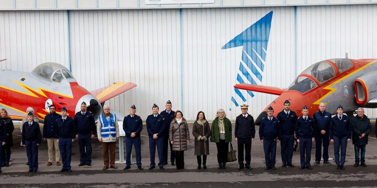 La ministra de Defensa, Margarita Robles, ha visitado el Museo de Aeronáutica y Astronáutica de la Base Aérea de Cuatro Vientos. Fuente: Ministerio de Defensa