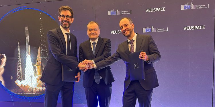 Arianespace firmó el contrato de lanzamiento de Ariane 6 para el segundo par de satélites de segunda generación de Galileo. Fuente: Arianespace