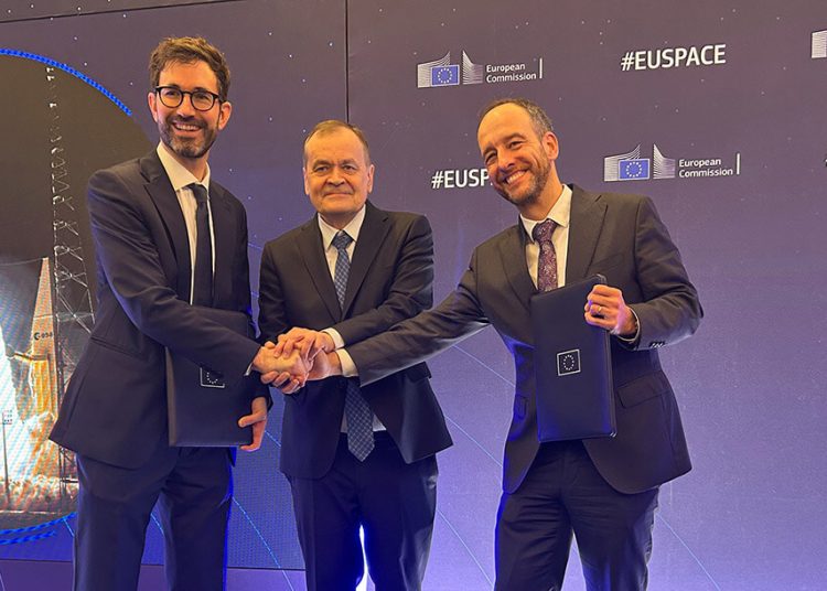 Arianespace firmó el contrato de lanzamiento de Ariane 6 para el segundo par de satélites de segunda generación de Galileo. Fuente: Arianespace