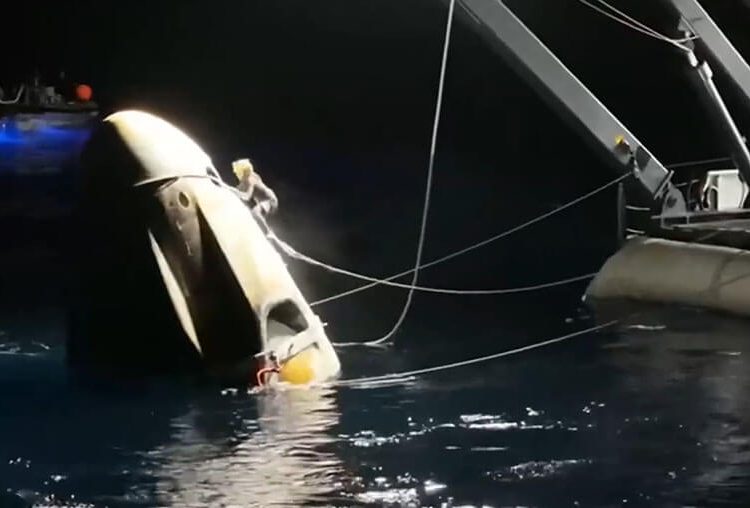 La nave Dragon de SpaceX con cuatro astronautas amerizó en la costa de California. Fuente: Nasa