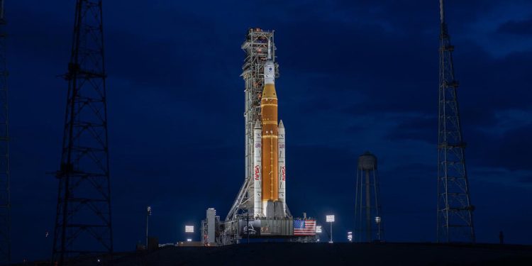 El cohete Artemisa II SLS de la Nasa. Fuente: Nasa/Brandon Hancock