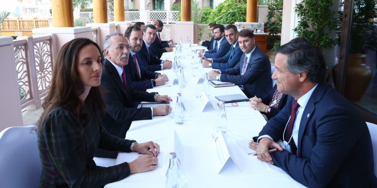 Grupo Oesía refuerza su estrategia de internacionalización en Emiratos Árabes Unidos