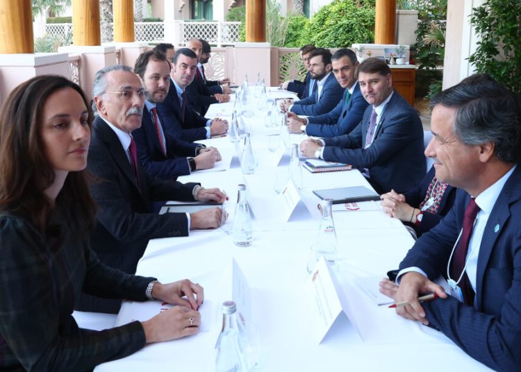 Grupo Oesía refuerza su estrategia de internacionalización en Emiratos Árabes Unidos