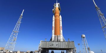La Nasa realizó con éxito la prueba de abastecimiento de combustible del cohete SLS para la misión Artemisa II. Fuente: Nasa