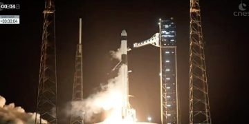La Nasa y SpaceX lanzaron a la ISS la nave Dragon con cuatro astronautas a bordo. Fuente: CNES