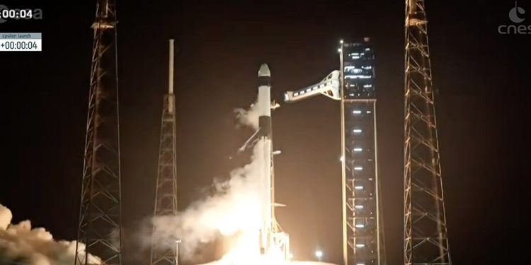 La Nasa y SpaceX lanzaron a la ISS la nave Dragon con cuatro astronautas a bordo. Fuente: CNES