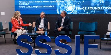 Pedro Duque y Michael López-Alegría. Fuente: SSSIF