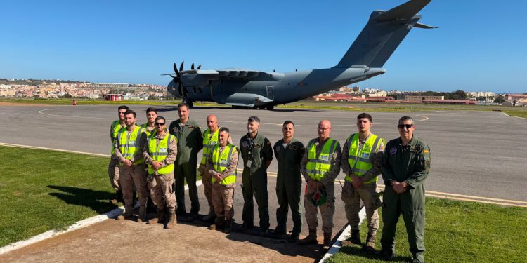 Primer aterrizaje y estacionamiento de un A400M en el aeródromo militar de Melilla. Fuente: Ejército del Aire y del Espacio