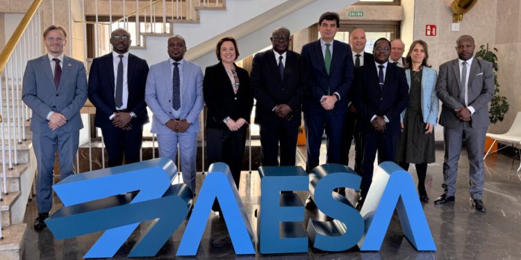 AESA y la Agencia de África Central firman un acuerdo para reforzar la cooperación internacional en seguridad aérea. Fuente: AESA