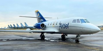 Aeronave lista para probar la terminal láser UltraAir de Airbus. Fuente: ESA