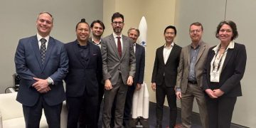 Arianespace firma con Katalyst el lanzamiento de NEXUS-1. Fuente: Arianespace 