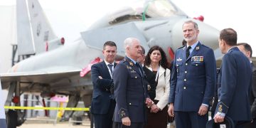 El Rey Felipe VI preside en Los Llanos el Ejercicio BACSI. Fuente: CasaReal