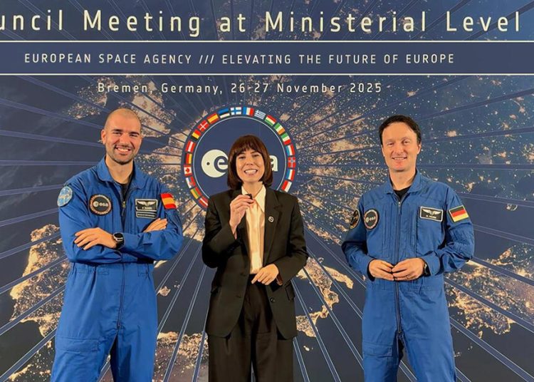 La ministra Morant, acompañada por los astronautas de la ESA, Pablo Álvarez y Matthias Maurer. Fuente: Ministerio de Ciencia
