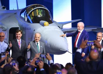 Presentan el primer caza Gripen E fabricado en Brasil. Fuente: Embraer