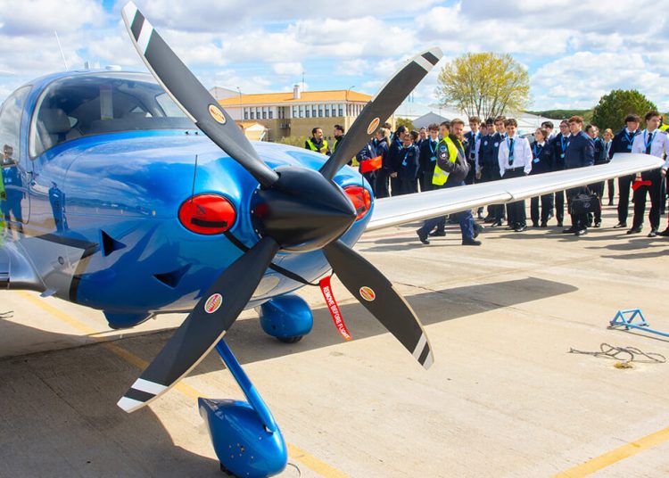 Adventia adquiere el primero de los ocho aviones Cirrus SR20 G7. Fuente: Adventia