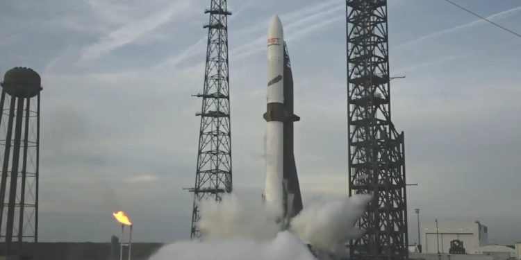 Blue Origin lanzó su cohete reusable New Glenn con el satélite BlueBird 7 de AST SpaceMobile. Fuente: Blue Origin