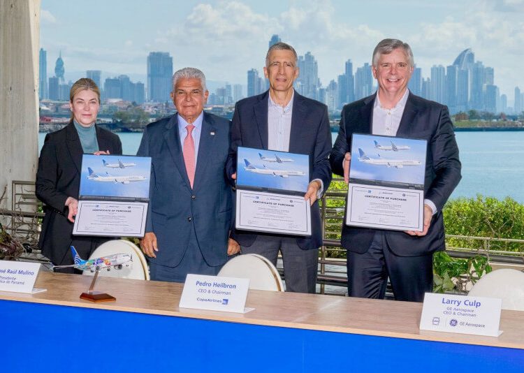 Stephanie Pope, presidenta y directora ejecutiva de Boeing Commercial Airplanes; el presidente de Panamá, José Raúl Mulino; Pedro Heilbron, director ejecutivo de Copa Airlines; y Larry Culp, director ejecutivo de GE Aerospace, se reunieron en Panamá para anunciar los planes de expansión de la flota de Boeing 737 de Copa. Fuente: Boeing
