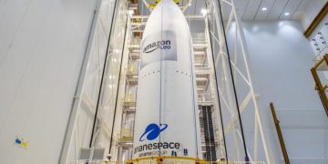 El Ariane 6 para la misión VA268 llegó a la plataforma de lanzamiento en Kourou. Fuente: Arianespace