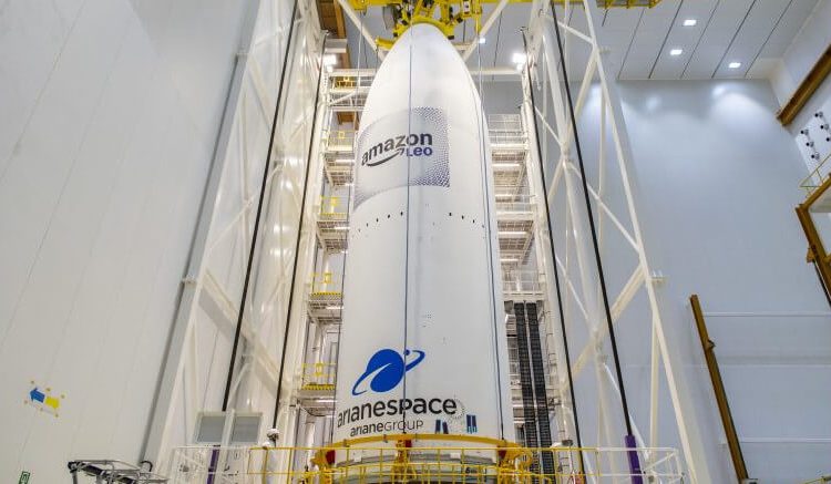 El Ariane 6 para la misión VA268 llegó a la plataforma de lanzamiento en Kourou. Fuente: Arianespace