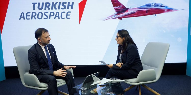 Entrevista al presidente de Turkish Aeroespace. Fuente: EFE