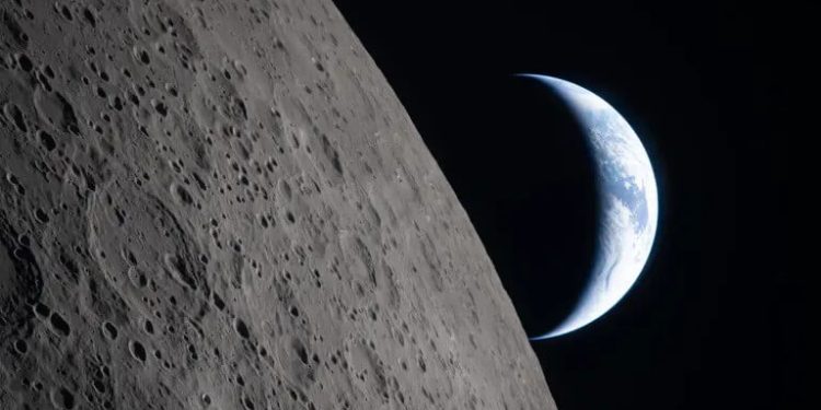 La tripulación de la misión Artemisa II envía a la Tierra fotografías oficiales del sobrevuelo lunar. Fuente: Nasa