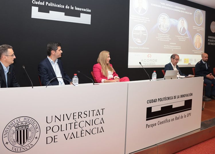 Mesa Redonda de la jornada celebrada en la Universitat Politècnica de València. Fuente: Consorcio Espacial Valenciano