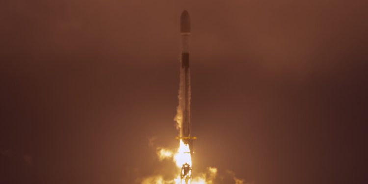 SpaceX lanzó su Falcon Heavy de la misión ViaSat-3 F3. Fuente: SpaceX
