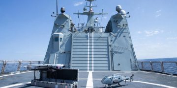 Airbus demuestra sus capacidades multidominio en un ejercicio entre unidades tripuladas y no tripuladas de la Armada española. Fuente: Airbus