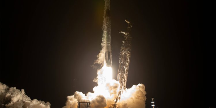 Aistech Space lanza Hydra 3 con lo que acelera el despliegue de su constelación térmica. Fuente: Aistech/SpaceX