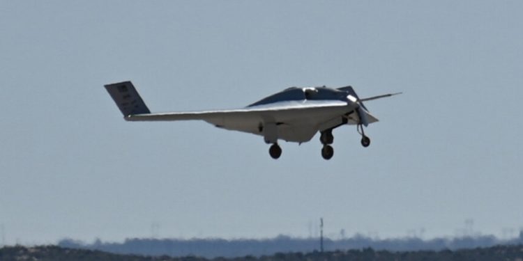 El XRQ-73 de DARPA demuestra su capacidad de vuelo híbrido-eléctrico. Fuente: Northrop Grumman