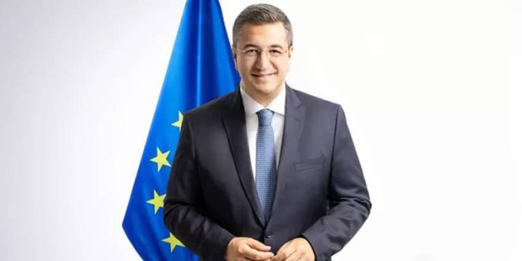 El comisario europeo de Transportes Sostenibles y Turismo, Apostolos Tzitzikostas. Fuente: Comisión Europea