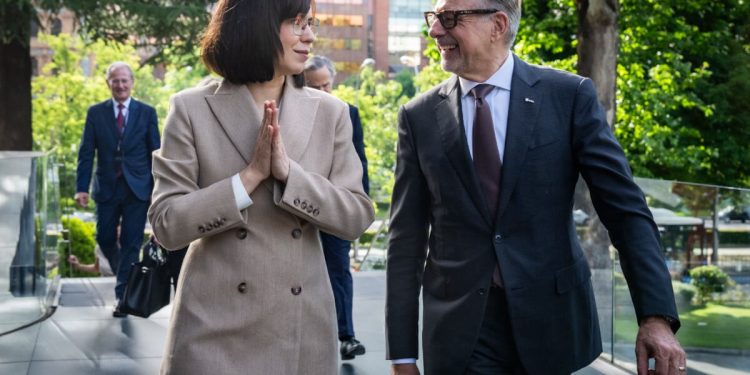 El director general de la Agencia Espacial Europea (ESA), Josef Aschbacher, y la ministra de Ciencia, Innovación y Universidades, Diana Morant. Fuente: ESA