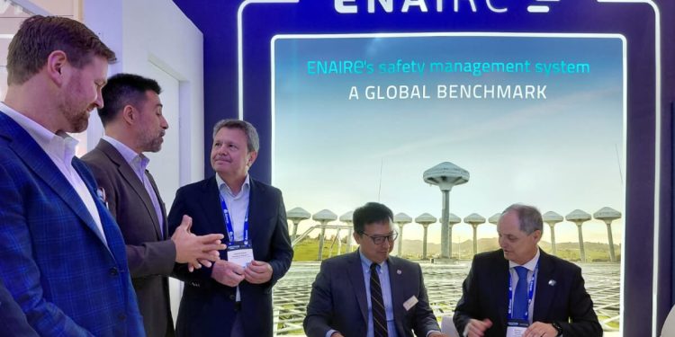 Firma del Memorando de ENAIRE y SkyGrid. Fuente: ENAIRE