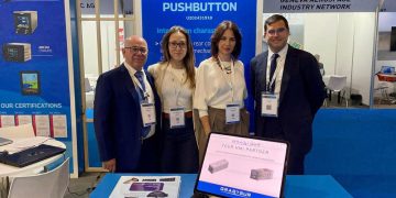 Grabysur presentó en ADM Sevilla el primer pulsador aeronáutico español certificado. Fuente: Grabysur