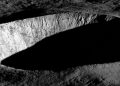 Imagen de un cráter lunar tomada por la Cámara del Orbitador de Reconocimiento Lunar. Fuente: Nasa/Universidad Estatal de Arizona